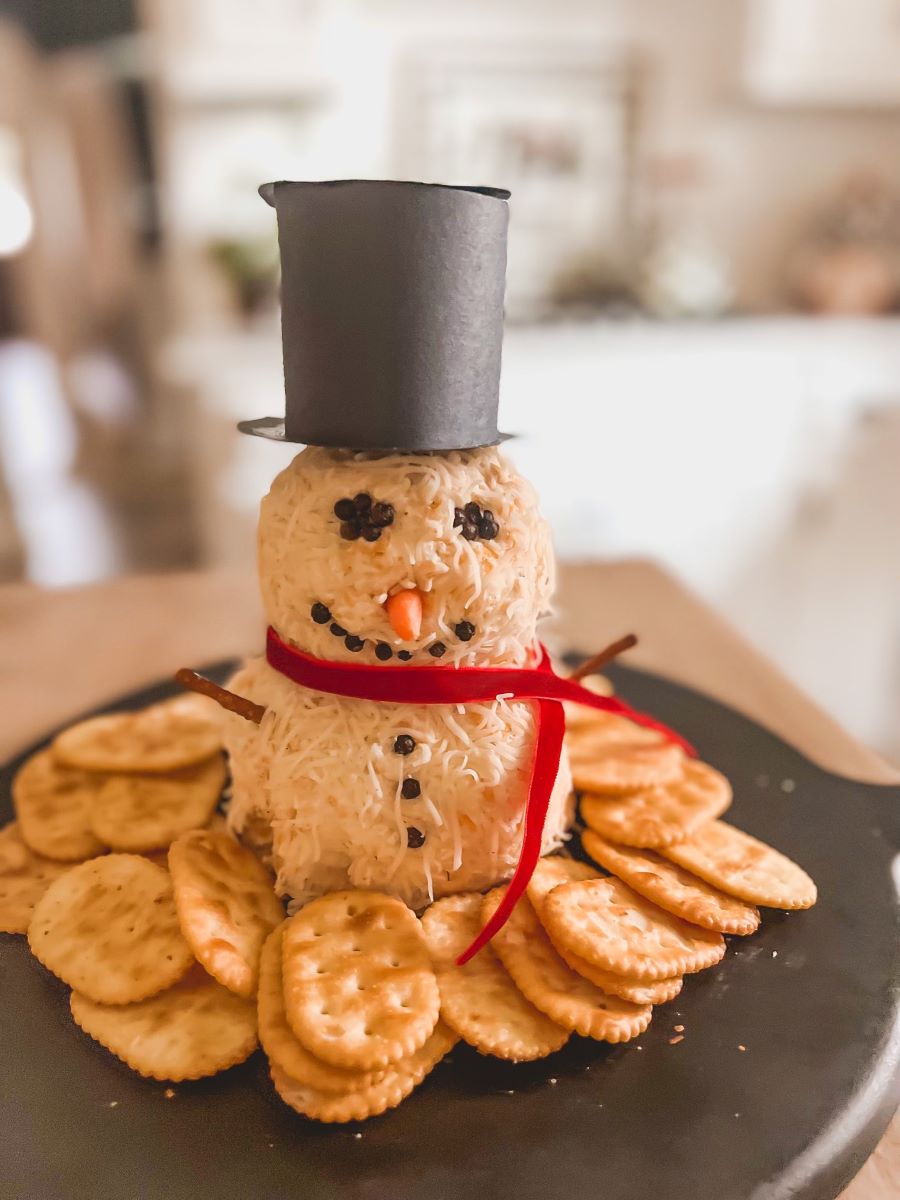 This Easy Snowman Cheese Ball Appetizer Will Melt in Your Mouth! -