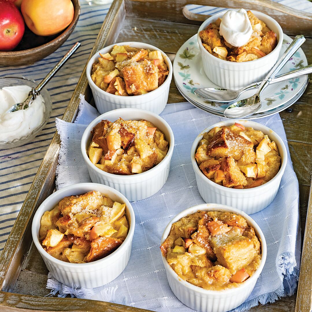 Apple Bourbon Bread Pudding - Louisiana Cookin'