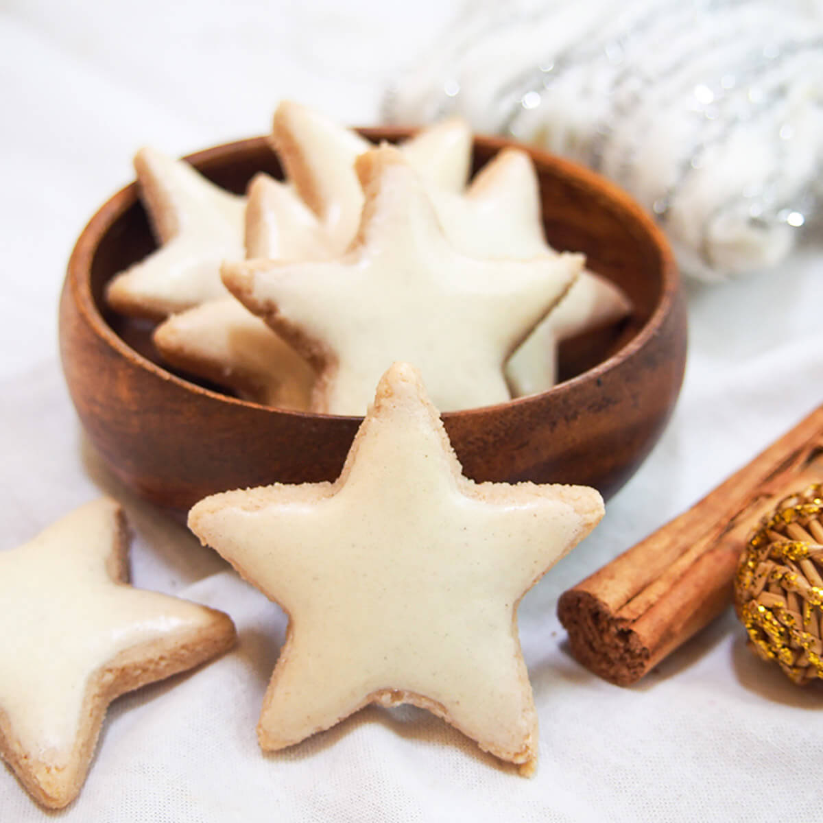 Zimtsterne - cinnamon star cookies - Caroline's Cooking